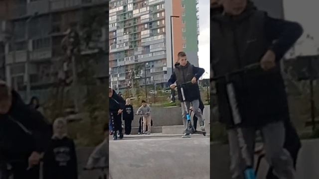 пытаюсь делать жоские трюки на дропе смотреть онлайн