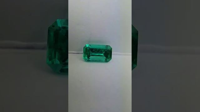 Изумруд высокой чистоты пополнил нашу коллекцию. Вес камня- 1.94 карата. Цена- 1400$ за карат. смотреть онлайн