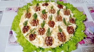 Слоёный салат с ананасом и курицей на новогодний стол 2026