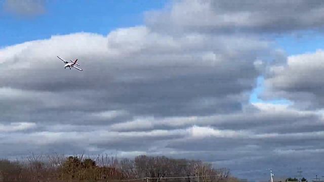 Eflite UMX Twin Otter My first two flights, SAFE talk, Pilot Ryan смотреть онлайн