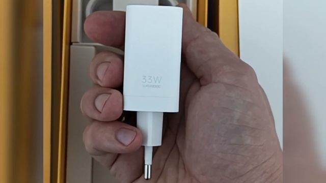Realme C67: распаковка