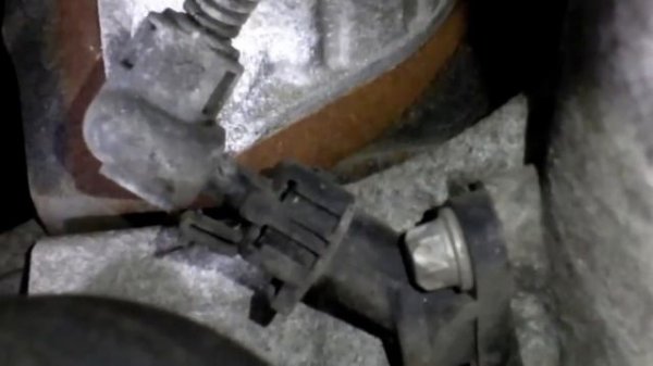 Opel / Vauxhall Corsa C P0335 crankshaft sensor replacement guide.