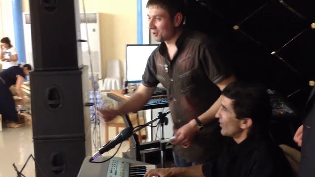 Витя Бузылёв и Эрик Погосян-репетиция смотреть онлайн