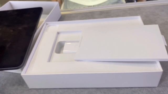 ENG SUB 本来21款出来后，20款 iPad Pro 都掉价了，美女还狮子大开口，不送 смотреть онлайн