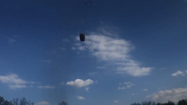 ТРАВИМ КРОТОВ! ПОДЫМАЕМ КРОТОВНИКИ В НЕБО С ПОМОЩЬЮ КАРБИДА! смотреть онлайн