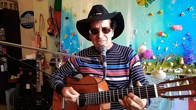 Vincenzo Imita Adriano Celentano