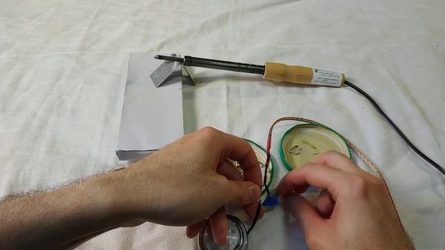 Продолжаем паять, плюс немного обучения пайке смотреть онлайн