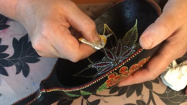 Painting of a wooden ladle. Dot painting. Роспись деревянной ложки. смотреть онлайн