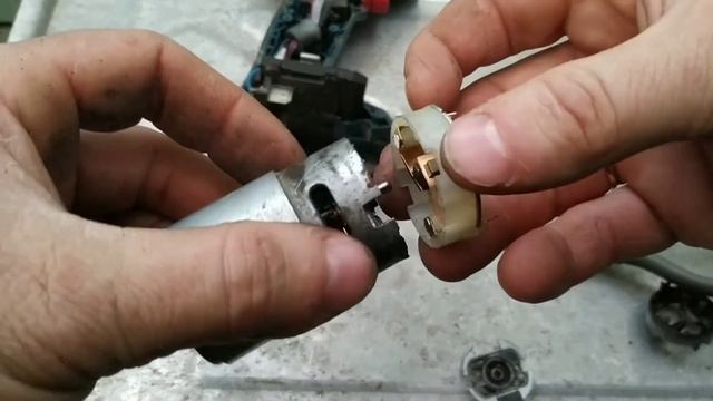 Ремонт шуруповерта. Не крутит. смотреть онлайн