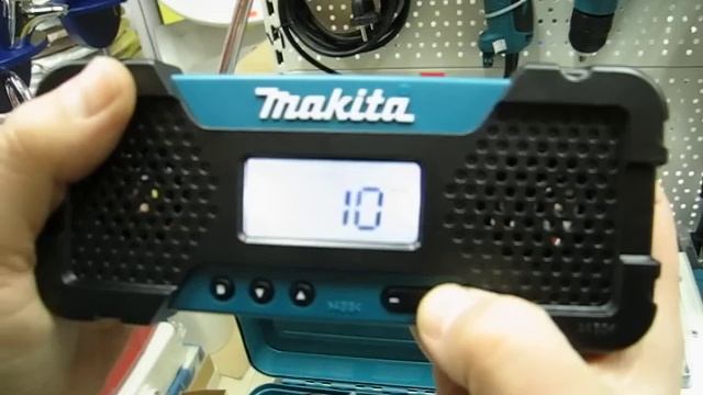 TEST Aкумулаторно радио Makita MR051 10.8V/1.3Ah Li-Ion смотреть онлайн