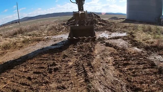 VOLVO 140 Excavator Demolishes small barn and burns debris - PLUS - ohio river barge traffic смотреть онлайн