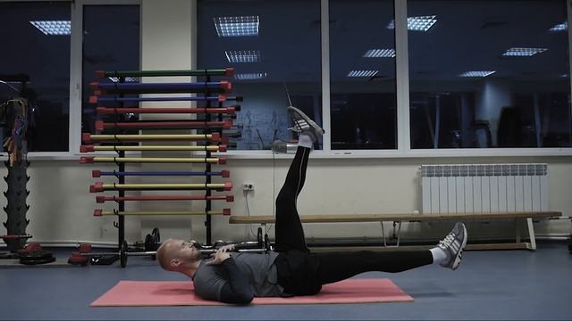 Как разминаться в футболе / Разминка перед тренировкой / Упражнения для растяжки смотреть онлайн