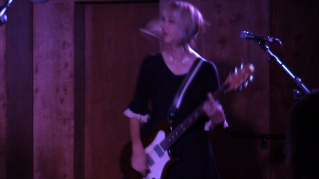 The Muffs- Oddfellows Hall, Davis Ca. 7/17/15 Multicam improved matrix audio Kim Shattuck's Birthda смотреть онлайн