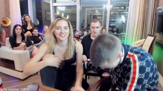 МЭЛСТРОЙ ИЗМЕНЯЕТ НА ГЛАЗАХ У ЯНЫ