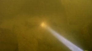 Подводный поиск под водой зимой. (Подводный поиск с металлоискателем)