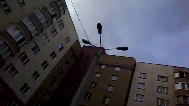 Гуляем после школы,с девчонками собираем букет. смотреть онлайн