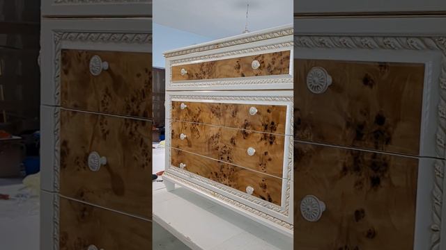 Комод. Комод в классическом стиле.