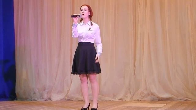 Анна Кучерявая - "В лесу прифронтовом" смотреть онлайн