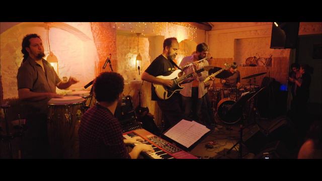 Τα χρυσά χρόνια ( Talking birds) смотреть онлайн