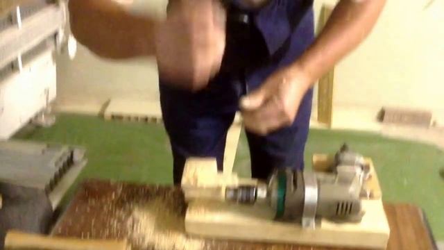 Токарный станок из дрели. Изготовление глаз из дерева. смотреть онлайн