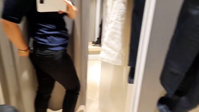 Примерка в Calzedonia.