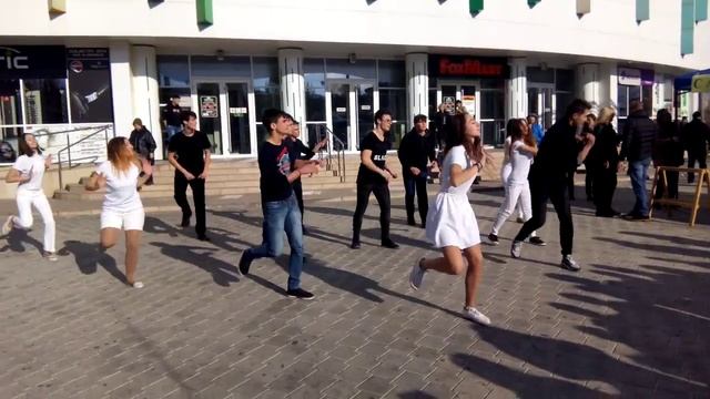 Флешмоб от Молодой Гвардии / Flash Mob by Young Guard - Chisinau, Moldova смотреть онлайн