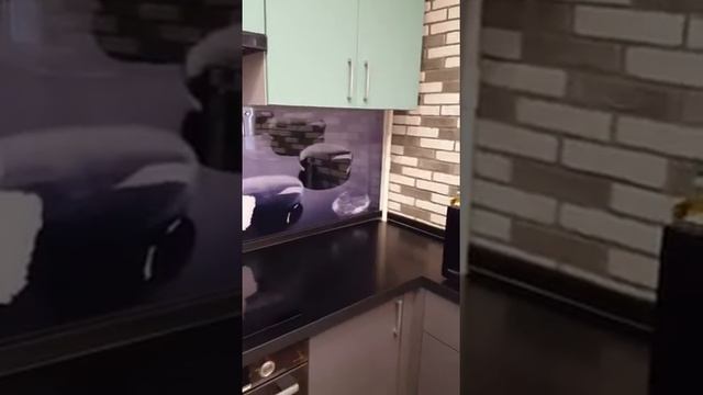 Отзыв на фартук скинали из полимерного стекла Требити с готовой кухней смотреть онлайн