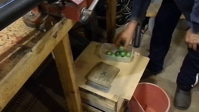 Шары на наклонной плоскости. смотреть онлайн