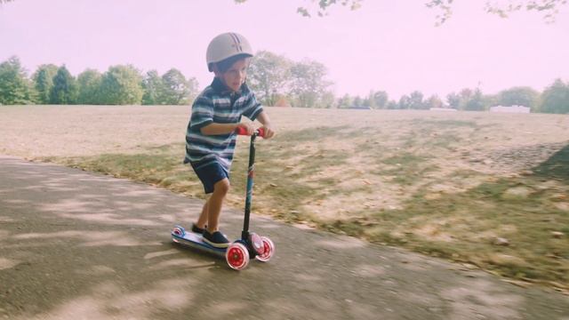 Marvel Spider-Man Tilt N' Turn Scooter | Huffy