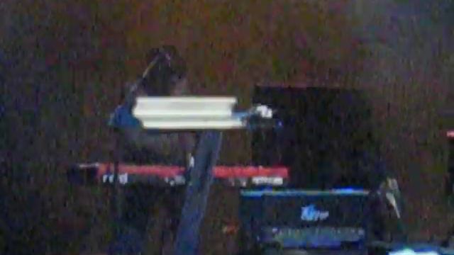 Perfect Situation (full) w/ Jorge Garcia - Weezer at the Gibson Amphitheatre 11-27-2010 смотреть онлайн