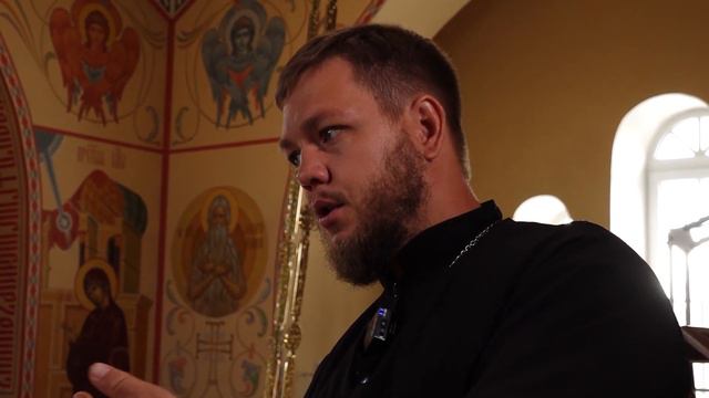 Священник рассказал, нужно ли благодарить их за совершение таинств смотреть онлайн