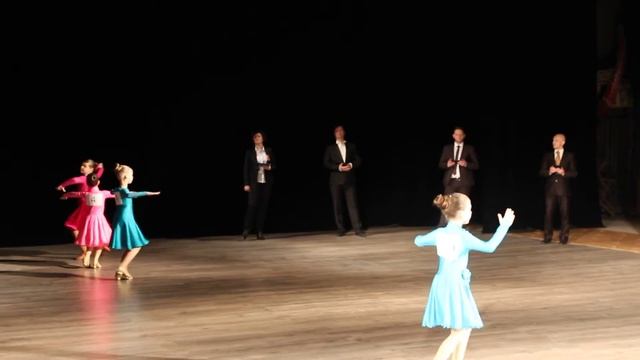 dance/танцы.медленный вальс.чернигов 03 04 2016 смотреть онлайн