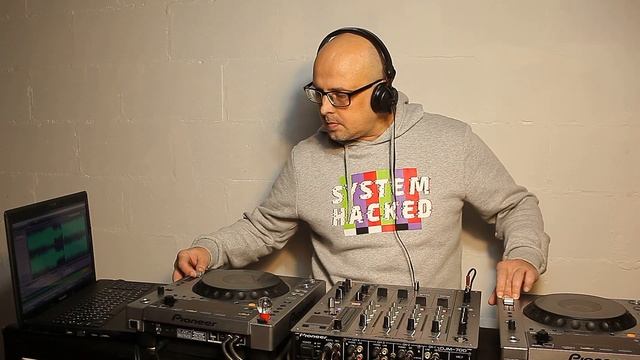 Почему MASTER TEMPO Плохо для Тру DJ-ев?! смотреть онлайн