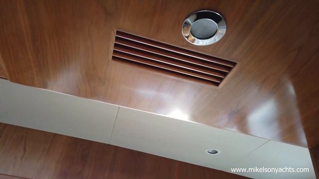 First Walkthrough aboard a brand new Mikelson Nomad смотреть онлайн