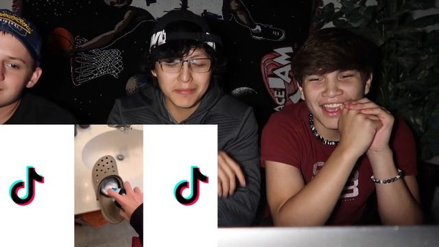 TEENS REACT TO TIK TOKS **Cringe Alert** w/Muscle Geeks смотреть онлайн