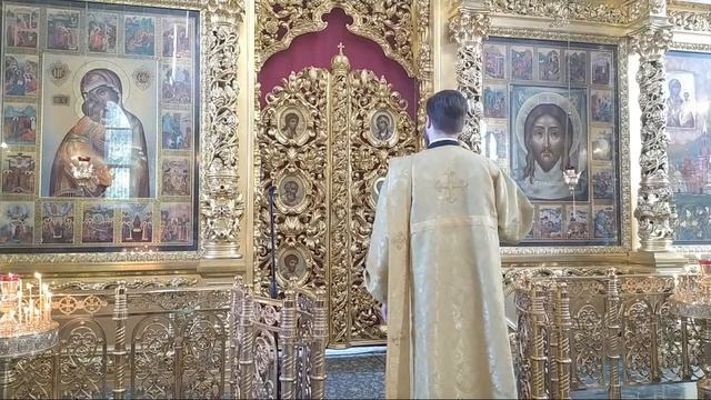 Воскресная Божественная Литургия смотреть онлайн