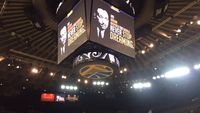 Early look at Oracle Arena prior to Golden State Warriors (34-6) vs Cleveland Cavaliers, MLK Game смотреть онлайн