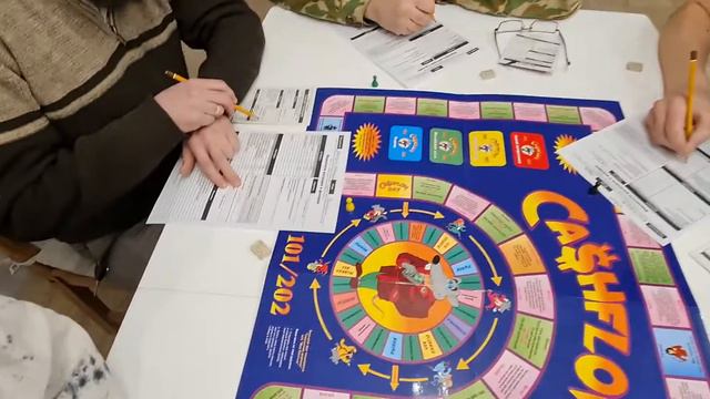 Как проходит игра Cash Flow смотреть онлайн