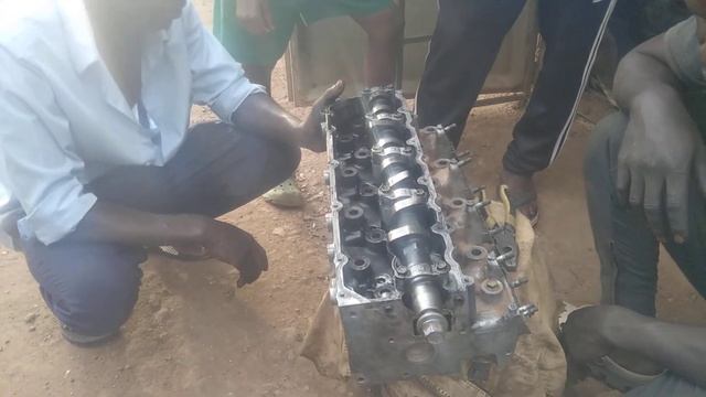 Checking Toyota 1KZ-FE Cylinder Head . смотреть онлайн
