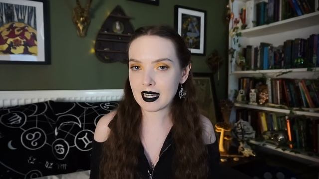 Ranking My Tarot and Oracle Card Collection - Haunted Cards? смотреть онлайн