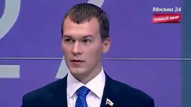ТУПАЯ ДУРА ЗА РУЛЁМ YouTube 360p] смотреть онлайн
