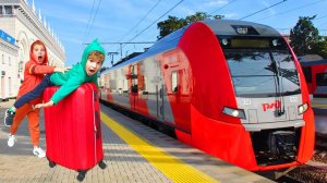 Куда Лев и Глеб поехали на Скоростном ПОЕЗДЕ по Железной дороге и что случилось в горах?