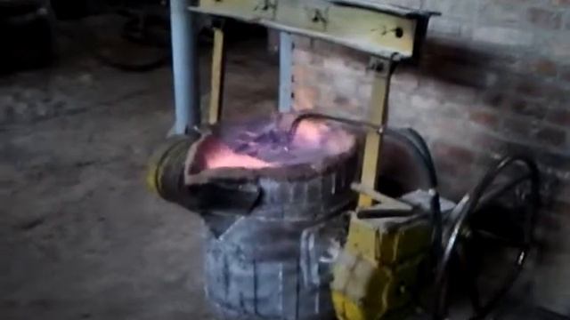 Тигель с расплавом смотреть онлайн