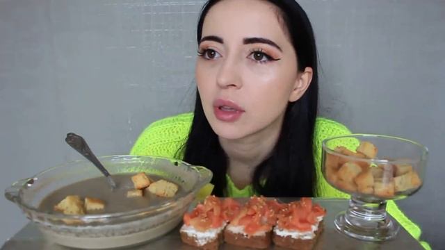 ИСТОРИЯ ПОВЕРГЛА В ШОК / Мукбанк/ Ayka Emilly