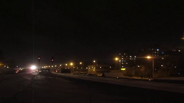 "Салют и поезд из Москвы прибывает в Архангельск" смотреть онлайн