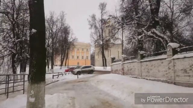 Первый снег... Новый год уже близко... смотреть онлайн