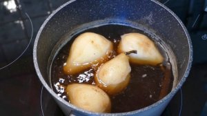 Вкусная груша в шоколаде