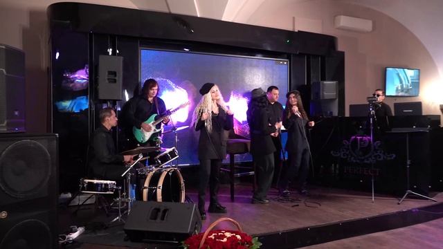 ГРУППА "МУРКISS?" - "КАБЛУКИ" смотреть онлайн