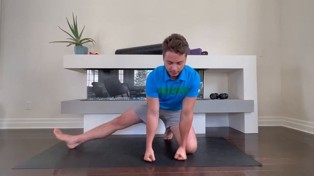 Semimembranosus Stretch - Kneeling Stretch смотреть онлайн