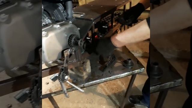 Мини снегоход своими руками. Гусеничный снегокат "Конь-огонь". Часть 2 смотреть онлайн